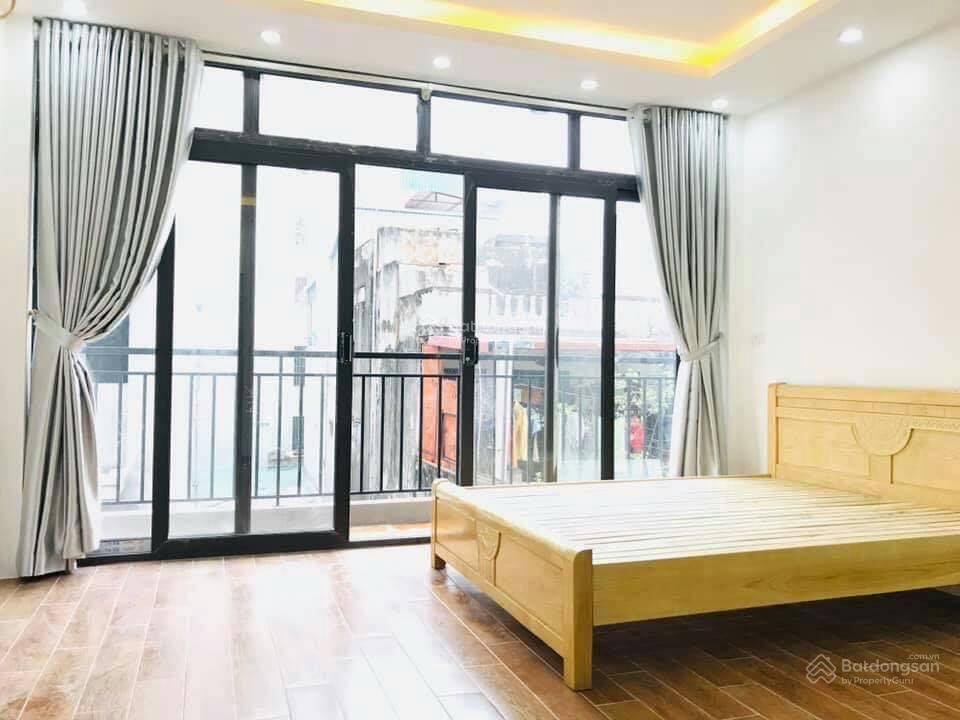 Chính chủ cho thuê ccmn số 17c ngõ 236 khương đình  35m2 ban công cửa kính thoáng sáng đủ đồ