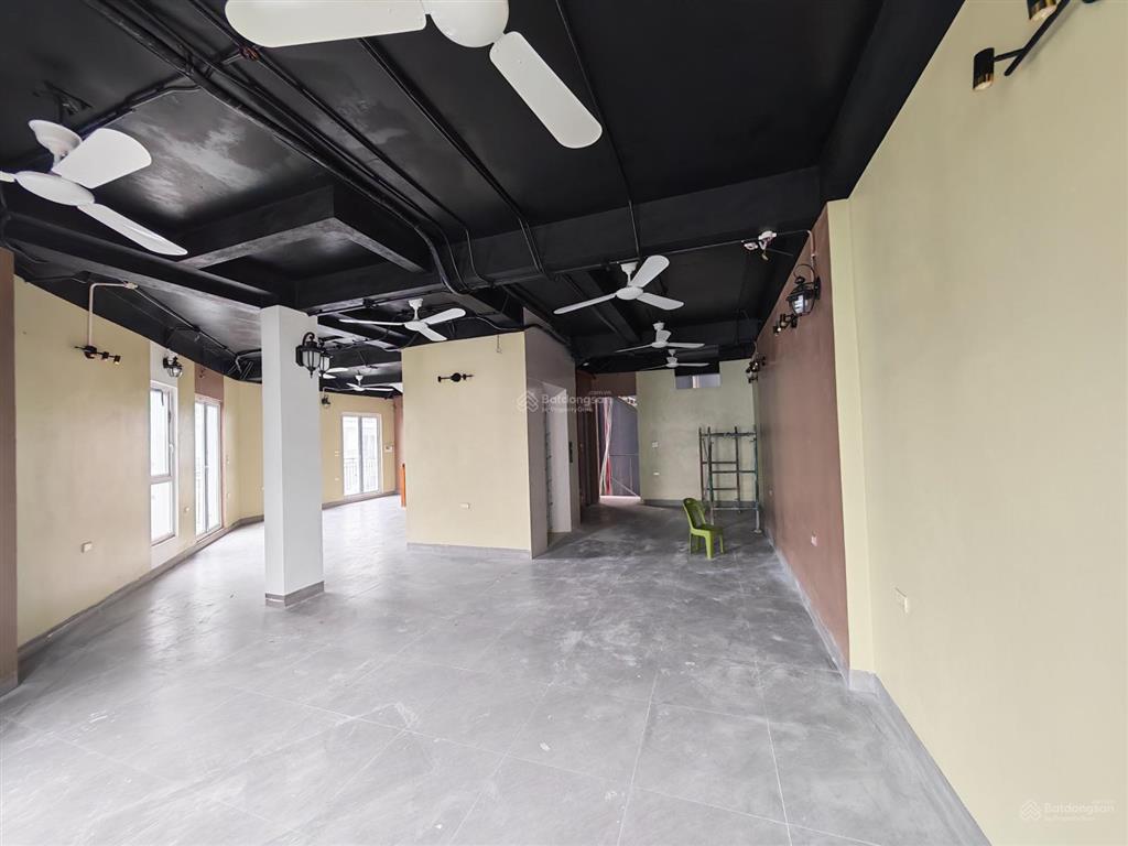 Chính chủ cho thuê cặp shophouse góc eurowindow twin parks đường lớn, đi thẳng lên hồ điều hồ 9.2ha