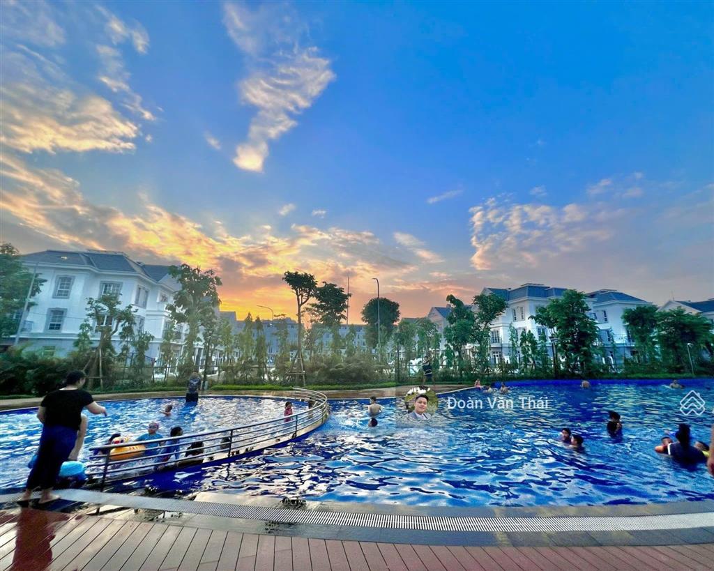 Duy nhất 1 căn ban trắng trục 22m đối diện 4 tòa chung cư 28 tầng, giá tốt nhất gia lâm