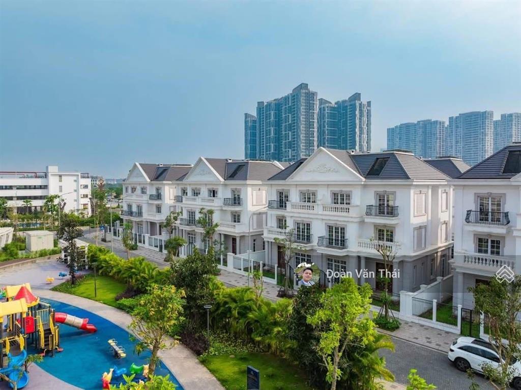 Hàng hot! hiếm có 1 căn bt view công viên giá cạnh tranh dự án, sẵn sổ sang tên