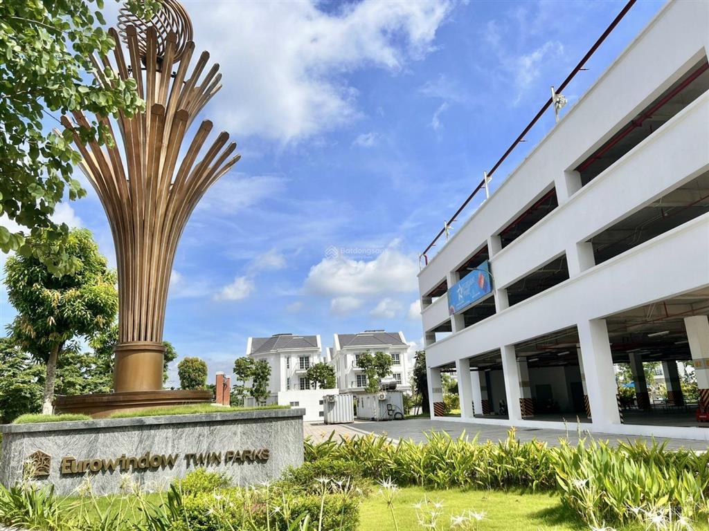 Duy nhất 1 căn lk giáng hương áp góc, đi vài bước tới 3 công viên