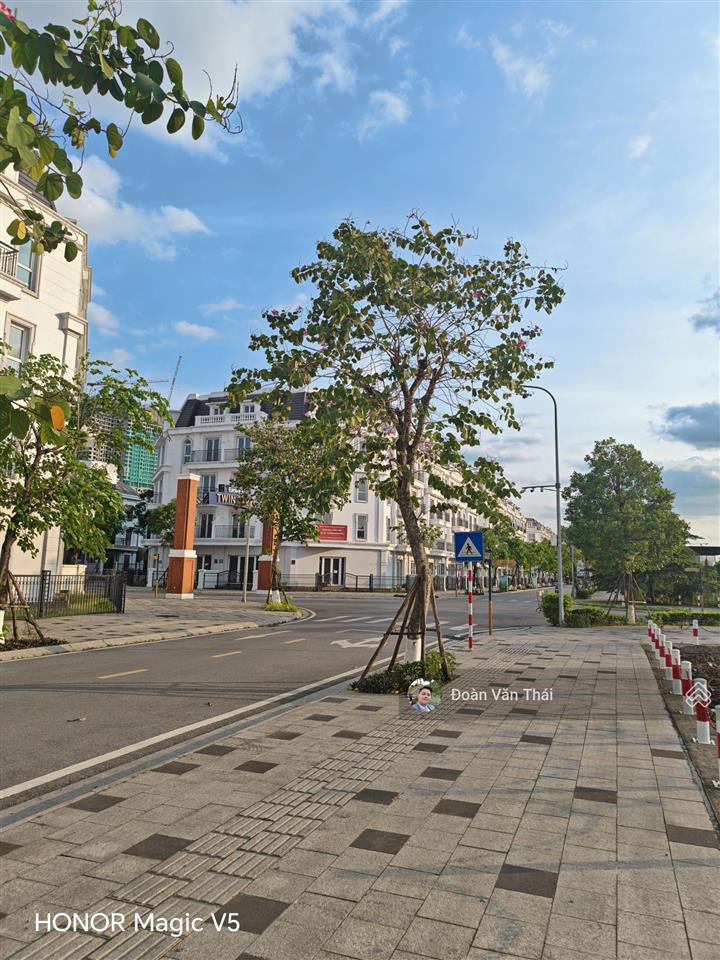 Bán lk góc view hồ sen, hồ điều hòa giá tốt nhất dự án hà nội oriental
