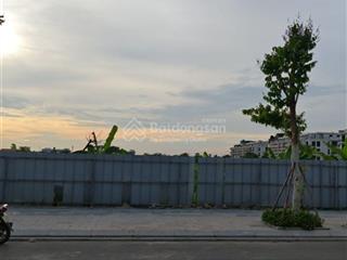 Bán căn lk ban mai 17m view hồ sen, hồ điều hòa, kinh doanh cực tốt, giá tốt nhất hà nội oriental