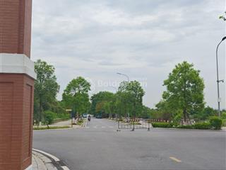 Duy nhất 1 căn lk áp góc dã hương, view hồ, cạnh ngã tư, kinh doanh cực tốt