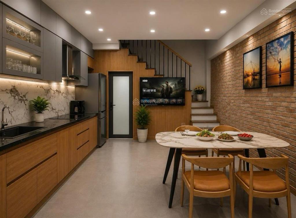 Gấp! bán nhà hoàng văn thái 35m 5 tầng 7,9 tỷ thiết kế đẹp