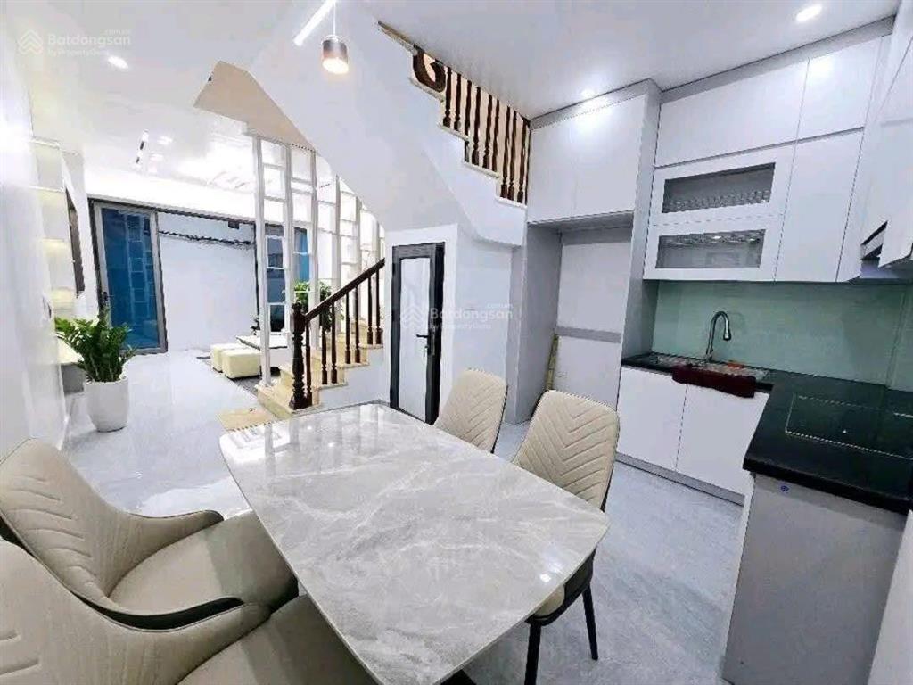 Gấp! bán nhà tô vĩnh diện nhỉnh 9 tỷ 50m2  gần phố