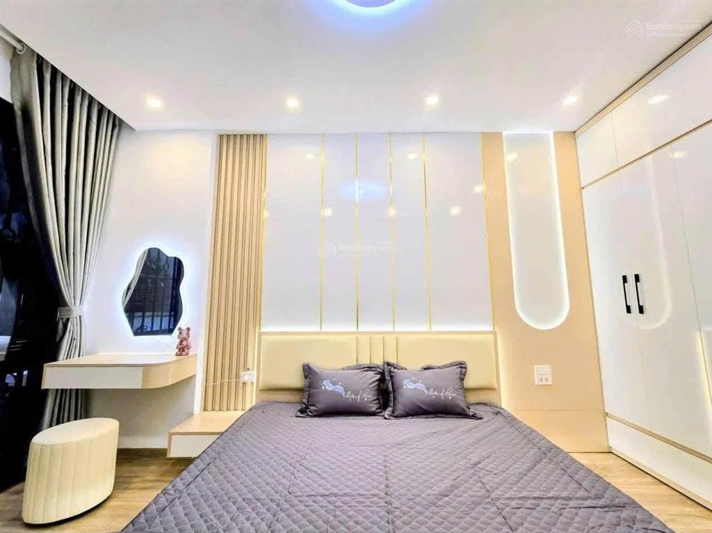 Cực gấp! bán nhà trần duy hưng 9,5 tỷ 50m2 5 tầng phân lô