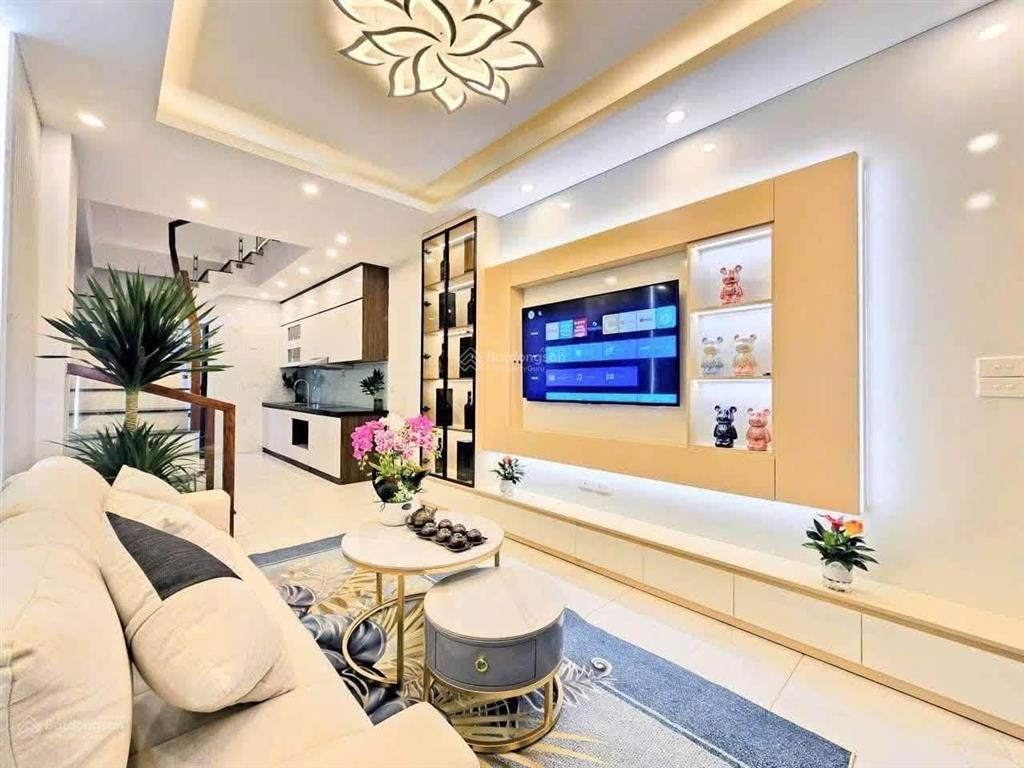 Cực hiếm! bán nhà trung kính 10,5 tỷ phân lô  gần hồ  ngõ thông