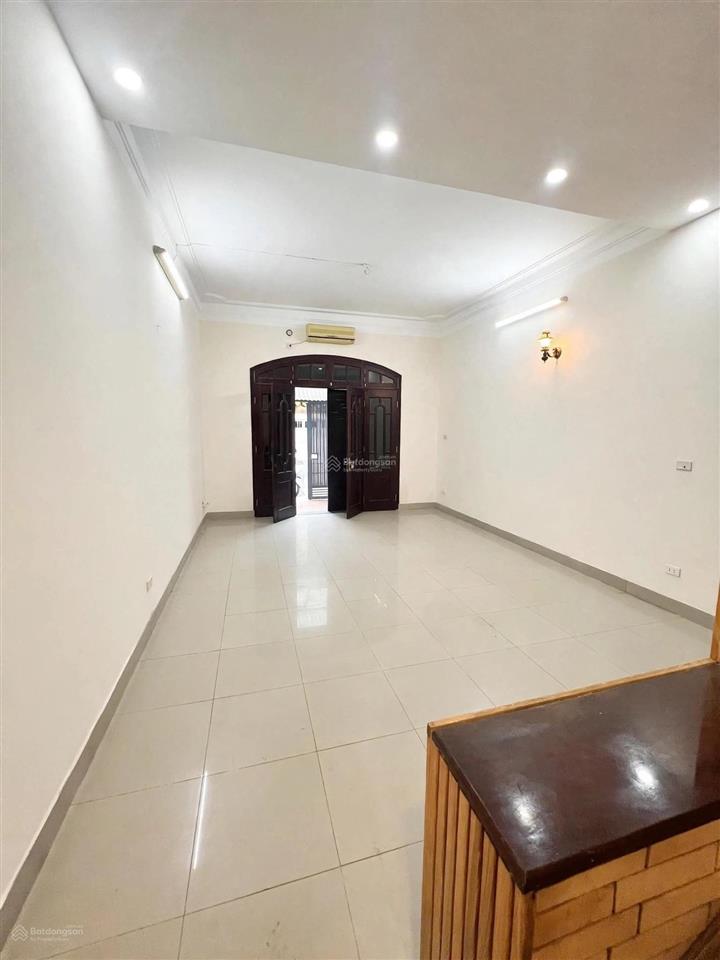 Cực gấp! cắt lỗ sâu! bán nhà tôn thất tùng  trung tâm đống đa  40m2 7,6 tỷ
