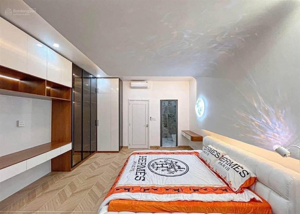 Siêu hiếm  bán nhà tôn đức thắng  nhỉnh 13tỷ 50m2 xây mới 4 tầng  ô tô vào nhà, đỗ cửa