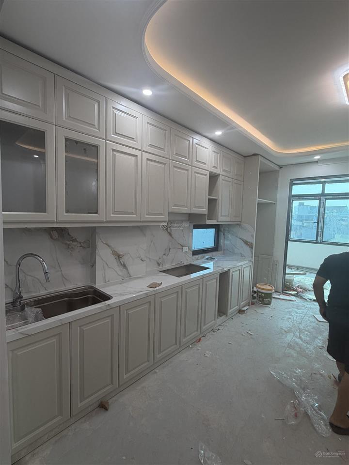 Chính chủ bán nhà xây mới 5,5 tầng thang máy, ô tô vào nhà.  0965 648 ***