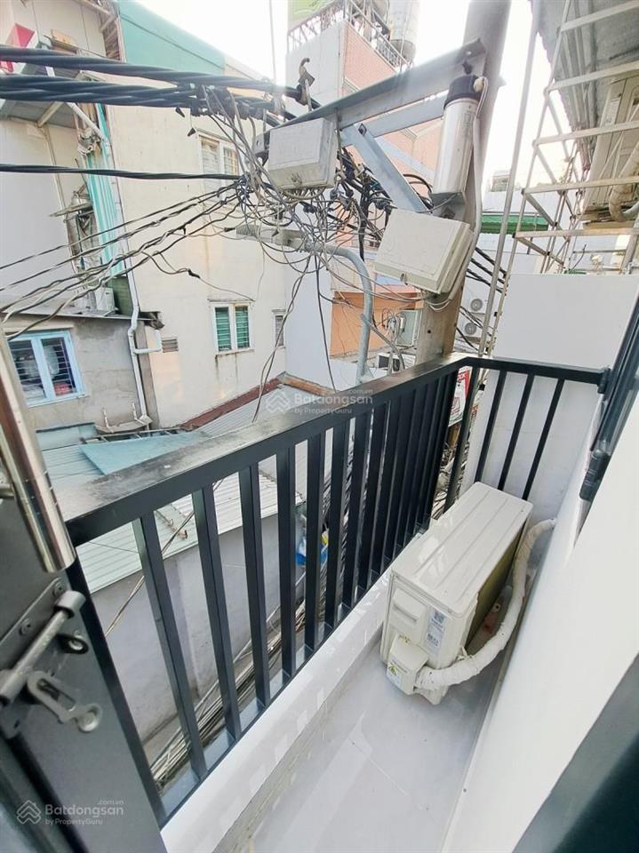 Nhỉnh 2 tỷ nhà q.11 hẻm ô tô đỗ cửa kinh doanh nhỏ được  3 tầng tặng nội thất ở ngay  shr
