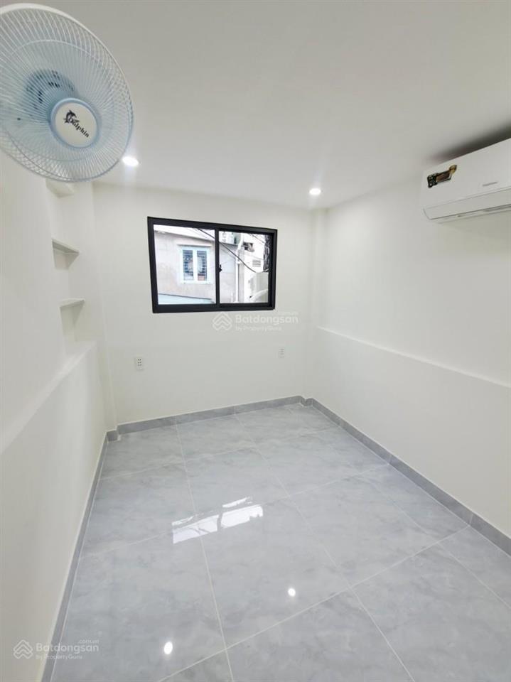 Nhỉnh 2 tỷ nhà q.11 hẻm ô tô đỗ cửa kinh doanh nhỏ được  3 tầng tặng nội thất ở ngay  shr