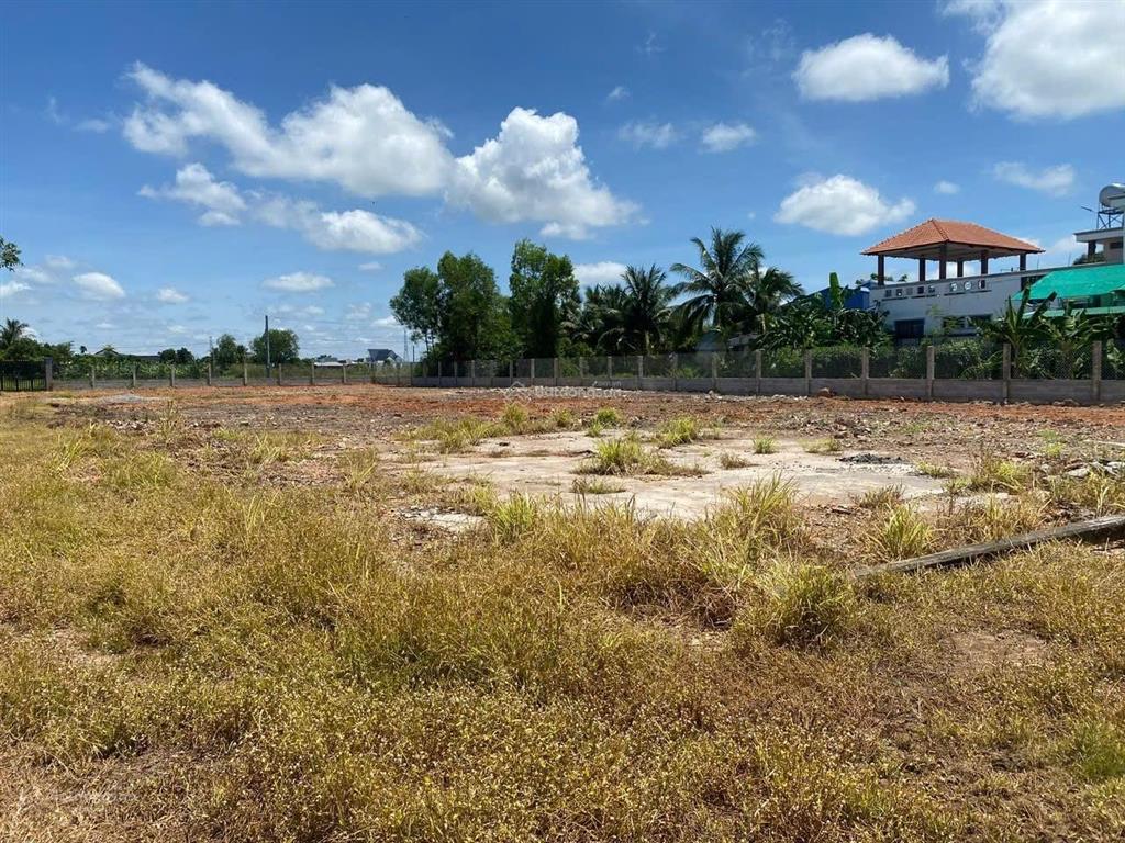 Đất 4060m2 thổ cư 2 mặt tiền đường 825, gần vinhomes green city, hậu nghĩa, đức hòa