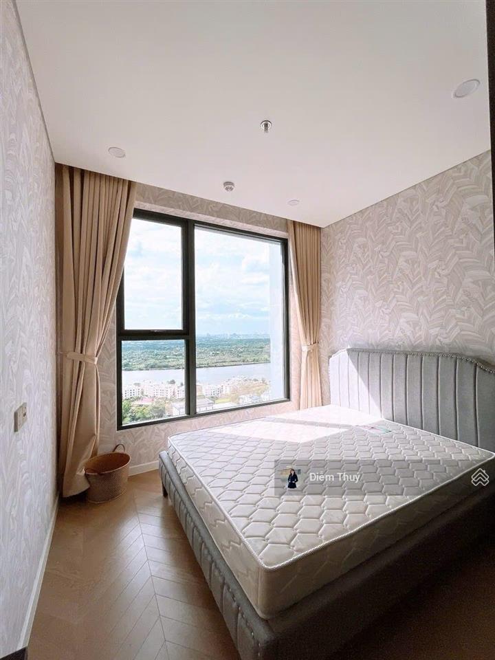 Bán căn 3pn view sông lumiere riverside, sẵn sổ, tầng cao thoáng mát, đang có sẵn hợp đồng thuê