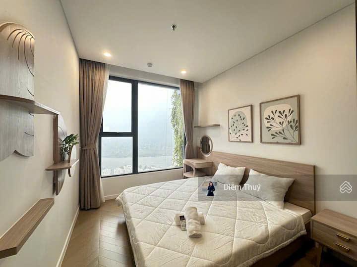 Bán căn 2 phòng ngủ lumiere riverside tầng cao, view sông siêu đẹp, sổ hồng trao tay