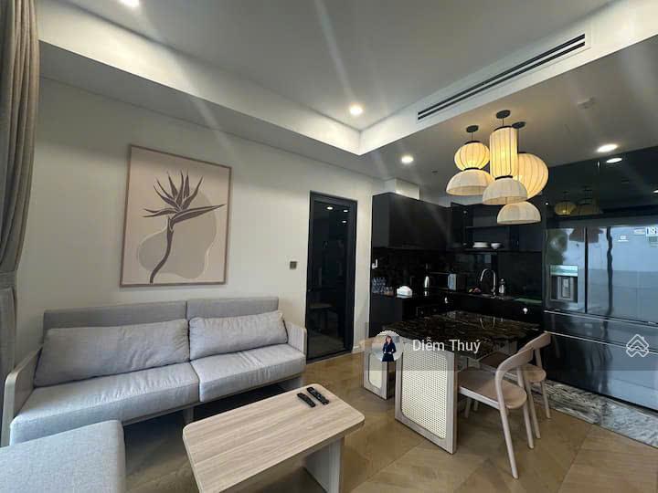 Bán căn 2 phòng ngủ lumiere riverside tầng cao, view sông siêu đẹp, sổ hồng trao tay