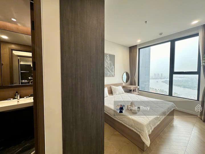 Bán căn 2 phòng ngủ lumiere riverside tầng cao, view sông siêu đẹp, sổ hồng trao tay