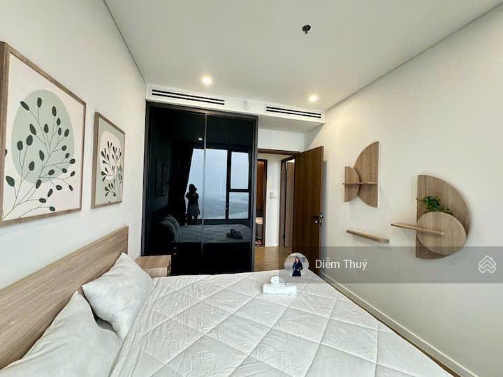 Bán căn 2 phòng ngủ lumiere riverside tầng cao, view sông siêu đẹp, sổ hồng trao tay