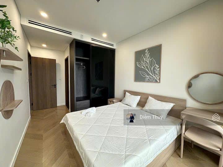 Bán căn 2 phòng ngủ lumiere riverside tầng cao, view sông siêu đẹp, sổ hồng trao tay
