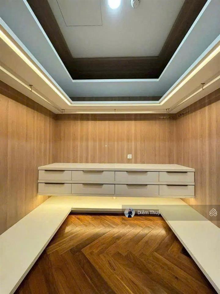 Cho thuê căn hộ 4pn empire city 228m2 ntcb, view sông