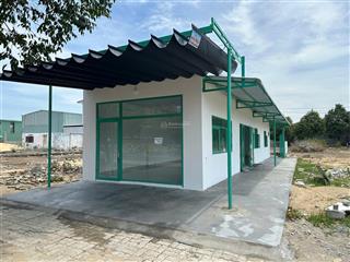 Cho thuê mặt bằng hoặc sử dụng để ở, chia ra nhiều phòng