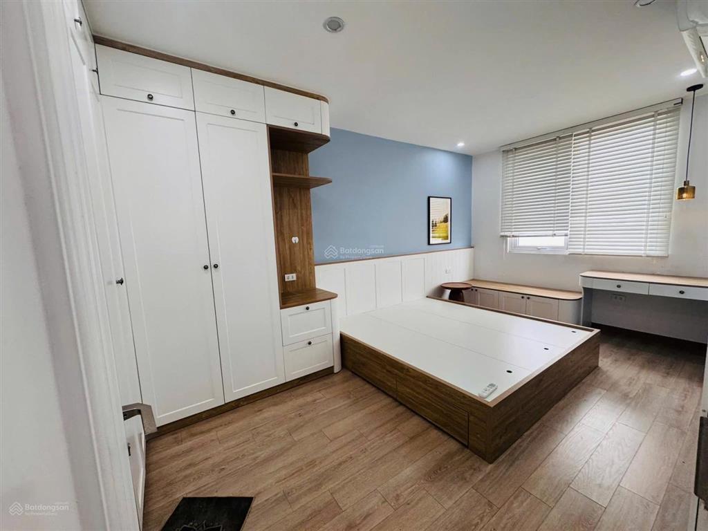 Chính chủ gửi căn góc 82,2m2 chung cư eurowindow river park. nội thất đầy đủ, giá mềm.