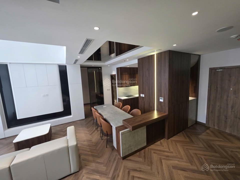 Nhượng lại suất cán bộ chủ đầu tư như sau bán căn 3pn, 82m2, 5,5 tỷ, tầng 10