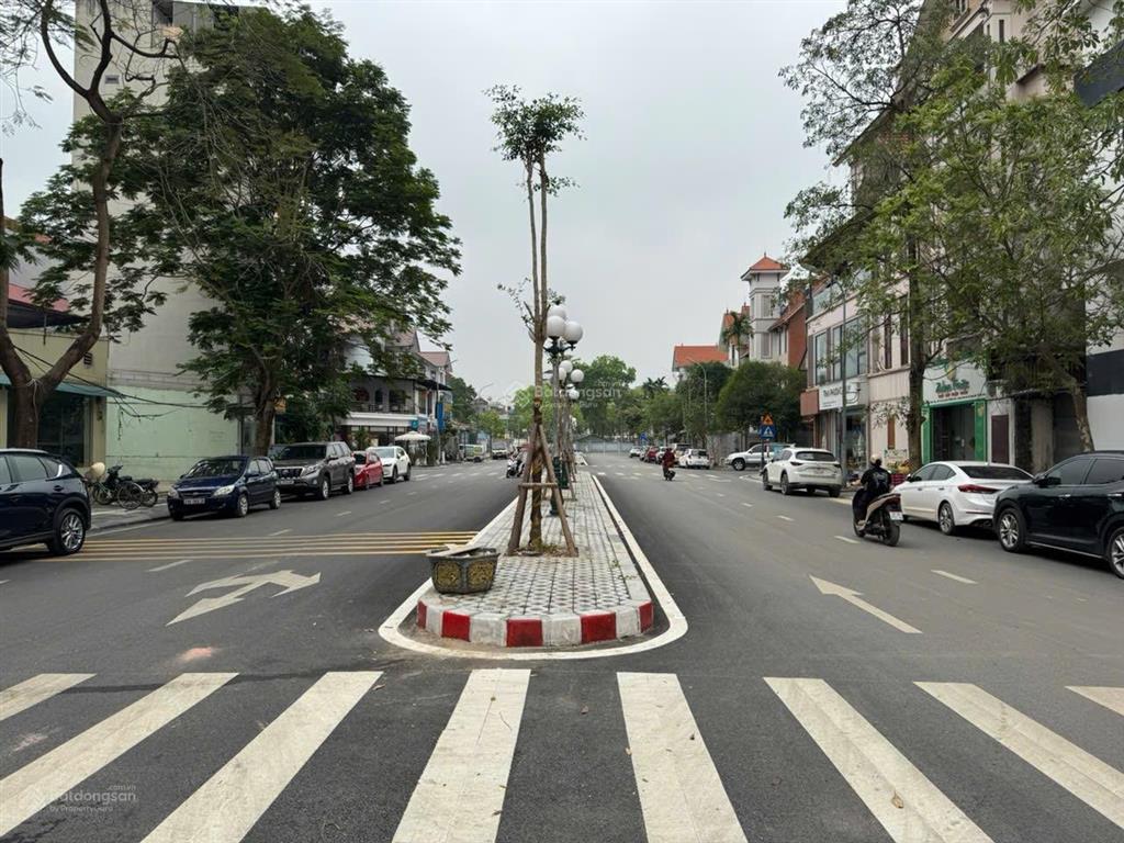 Bán gấp mảnh đất khu đô thị sóc sơn 391m mặt tiền 13.5m.