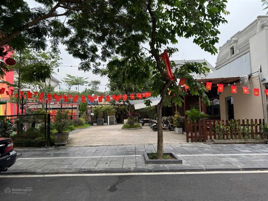 Bán gấp mảnh đất khu đô thị sóc sơn 391m mặt tiền 13.5m.