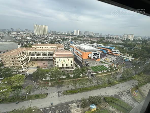 Chính chủ cần bán căn xẻ khe gamuda diện tích 133.5m2 *4 tầng. nhà thô, giá 40.5 tỷ