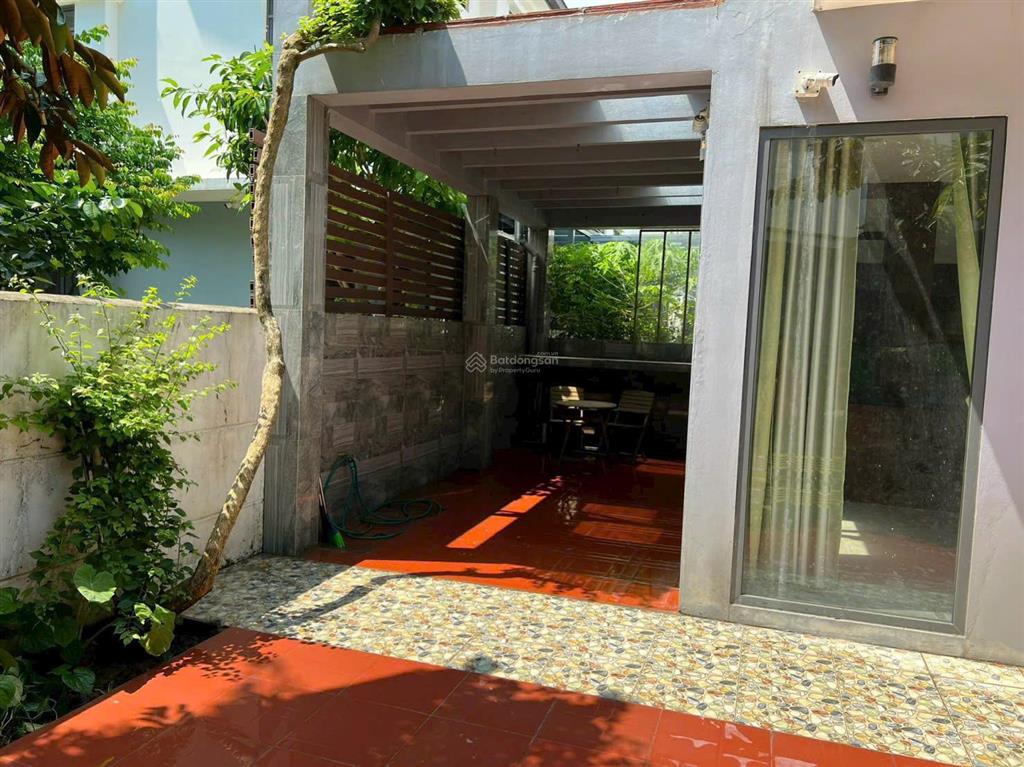 Cho thuê bt gamuda gardens, 28 triệu, 270m2, 4pn, 5wc, full nội thất