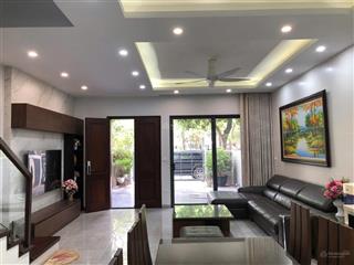 Cho thuê liền kề dt 119m2 full nội thất 4 ngủ rộng giá chỉ 26 tr/ tháng 0972 895 ***