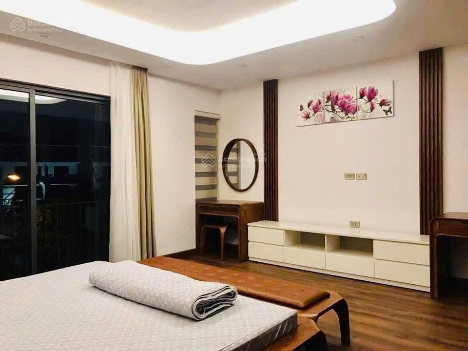 Cho thuê biệt thự 160m2, 4 tầng, full nội thất đẹp, giá 32 triệu tại gamuda gardens 0972 895 ***