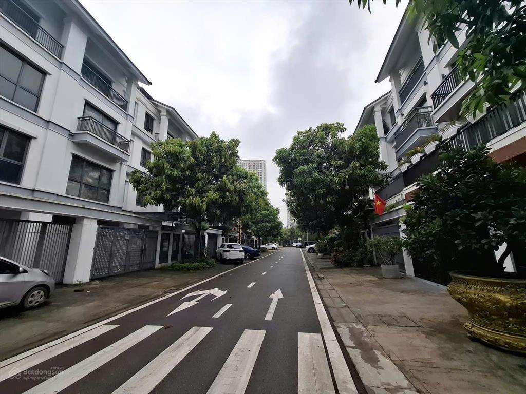 Liền kề gamuda dt 95m2 xây 4 tầng  hướng nam giá 30 tỷ bao phí 0972 895 ***