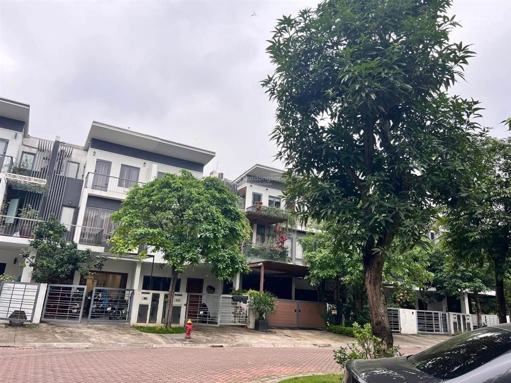Bán liền kề gamuda gardens, 32 tỷ, dt 119m2, 4pn, 5wc, hướng nam, pháp lý sổ đỏ 0972 895 ***