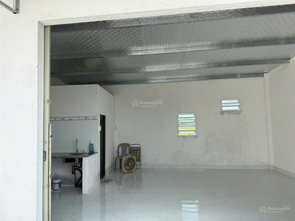 Cho thuê nhà riêng tại thôn tây cách chợ vĩnh phương 600m, 3 triệu đồng/tháng, mặt tiền 7m