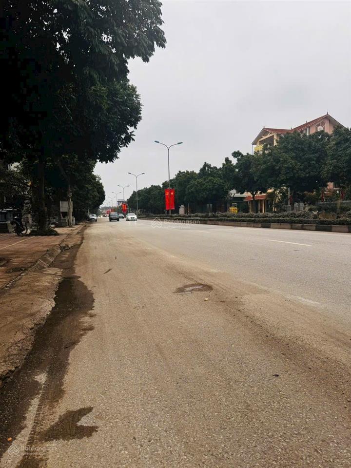 Chính chủ bán gấp gần đhqg 2,2 tỷ 100m mt 6m sẵn sổ