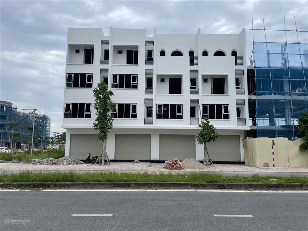 Cho thuê 4 căn shophouse liền nhau