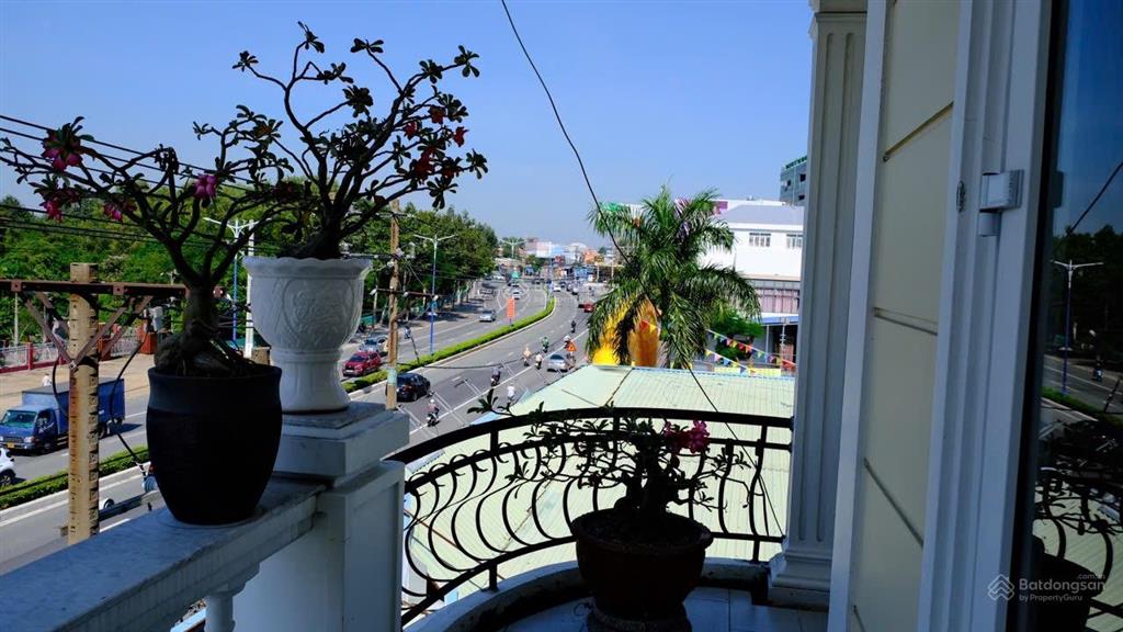 Cần bán nhà phố mặt tiền đường đại lộ bình dương phú hoà