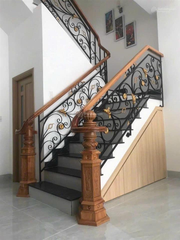 Cần bán nhà 1 trệt 2 lầu mặt tiền đường nguyễn thị minh khai phú hoà, đang có nguồn thu cho thuê