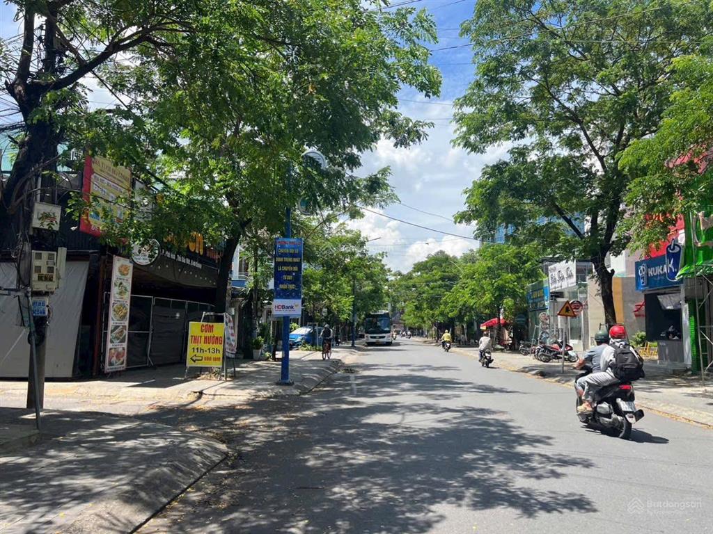 Cần bán lô đất mặt tiền đường d1 nối dài ra 30/4 becamex, sát bên chung cư happy one central
