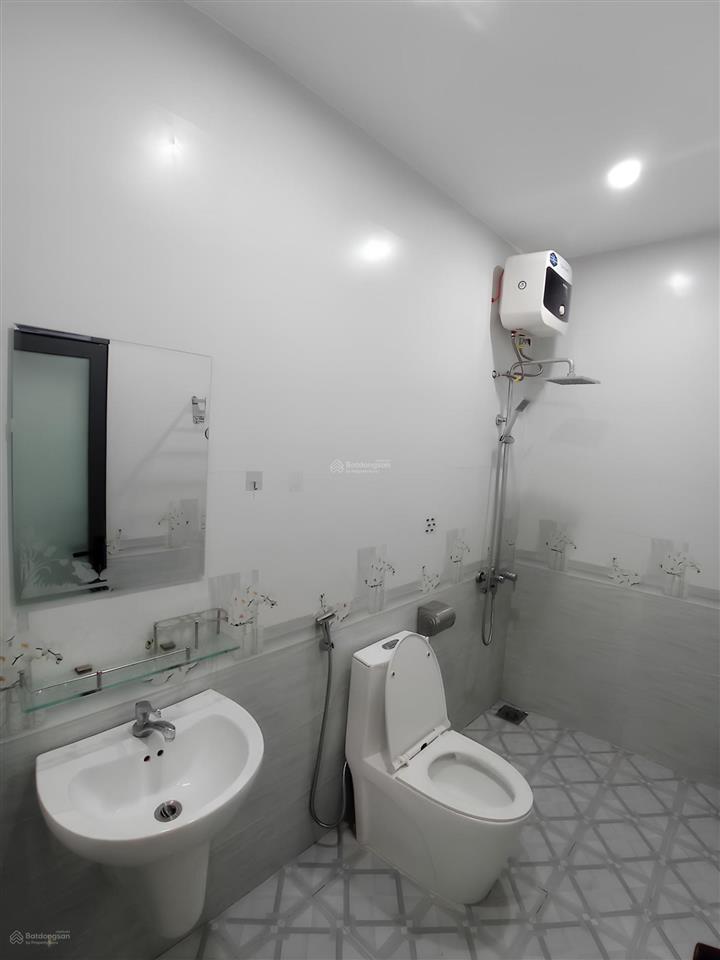 Căn hộ full nội thất, thoáng nhiều ánh sáng, bếp riêng, máy giặt riêng