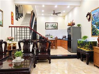 Chủ hạ giá sâu, bán nhanh nhà 2,5 tầng đường bùi thiện ngộ