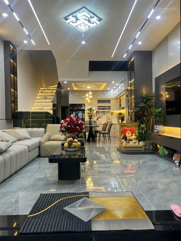 Nhà 3 tầng vip đẹp xuất sắc giá tốt đường cồn dầu 22  hòa xuân  đà nẵng