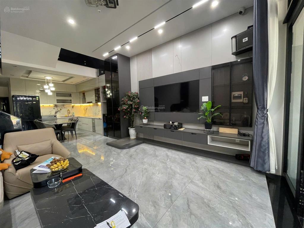 Nhà 3 tầng vip đẹp xuất sắc giá tốt đường cồn dầu 22  hòa xuân  đà nẵng