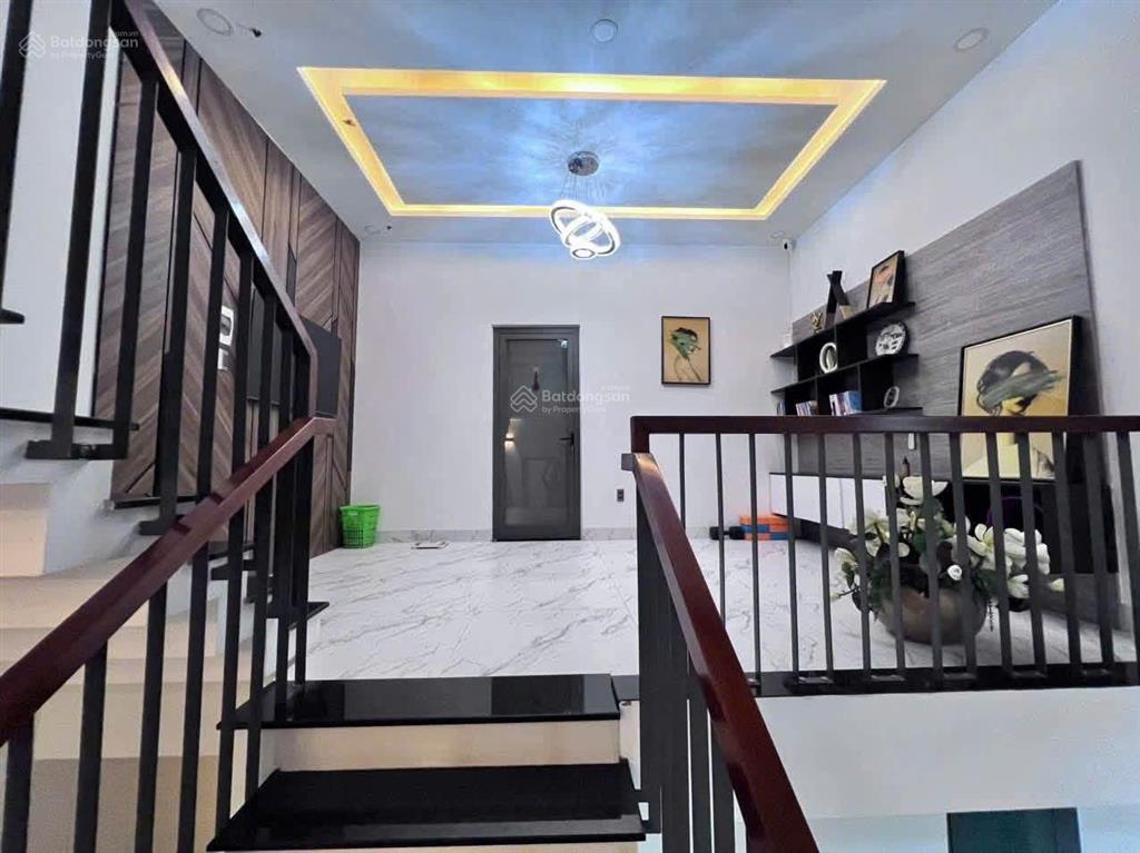 Siêu phẩm 3,5 tầng hồ trung lượng