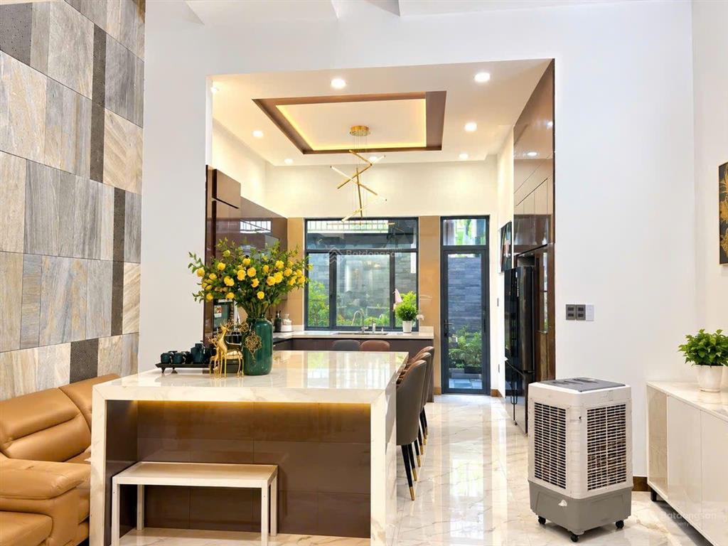 Siêu phẩm 3,5 tầng hồ trung lượng