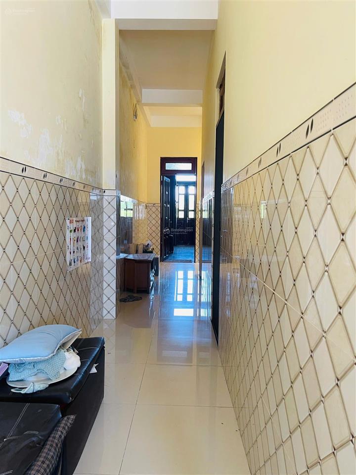 Quá rẻ nhà 4 tầng quách thị trang
