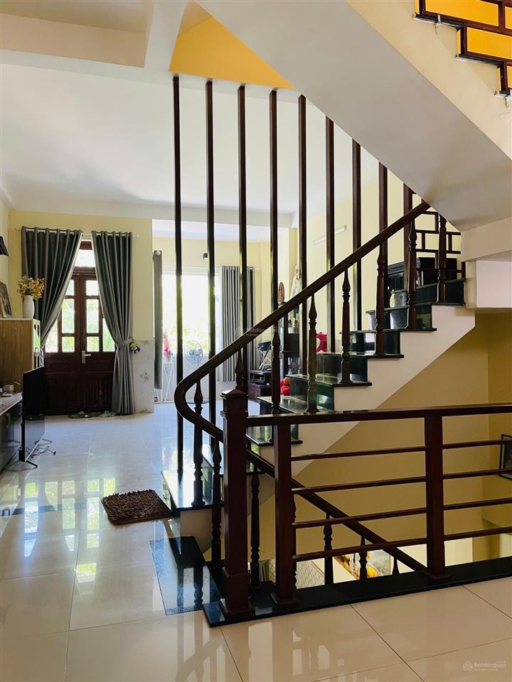 Quá rẻ nhà 4 tầng quách thị trang